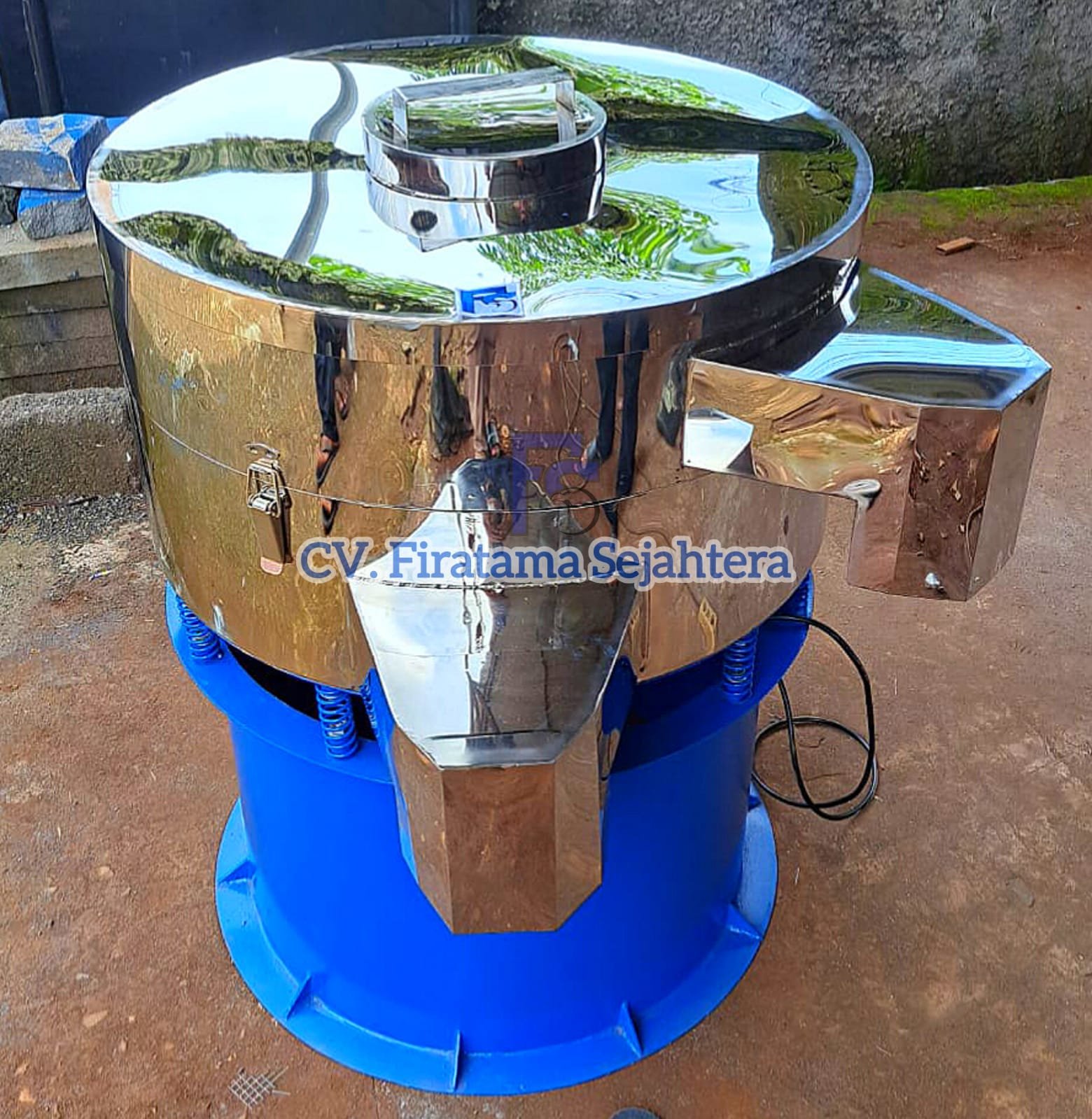 Mesin Pengayak Gula Semut / Mesin Vibrating Screen Diameter 80 cm Dengan 1 Mesh/Saringan (2 corong keluar) Material Stainless Steel 304 Mesin Pengayak Gula Semut / Mesin Vibrating Screen Diameter 80 cm Dengan 1 Mesh/Saringan (2 corong keluar) Material Stainless Steel 304