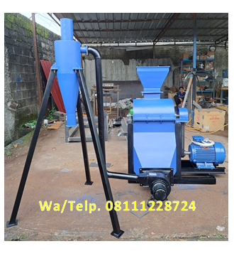 Mesin Hammer Mill Besi - Mesin Penepung Bahan Pakan Ikan dengan Mesin Diesel 16 HP Mesin Hammer Mill Besi - Mesin Penepung Bahan Pakan Ikan dengan Mesin Diesel 16 HP