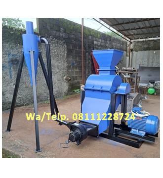 Mesin Hammer Mill Besi - Mesin Penepung Bahan Pakan Ikan dengan Mesin Diesel 16 HP Mesin Hammer Mill Besi - Mesin Penepung Bahan Pakan Ikan dengan Mesin Diesel 16 HP