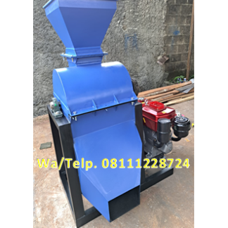 Mesin HammerMill Besi - Mesin Penepung Bahan Pakan Ikan dengan Mesin Diesel 16 HP