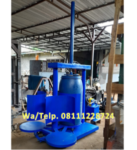 Mesin Press Silase Hidrolik Kapasitas 3 Drum - Mesin Press Rumput Pakan Ternak dalam Drum