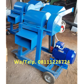 Mesin Chopper Rumput dengan penggerak Motor Diesel 16 HP Merk Dongfeng